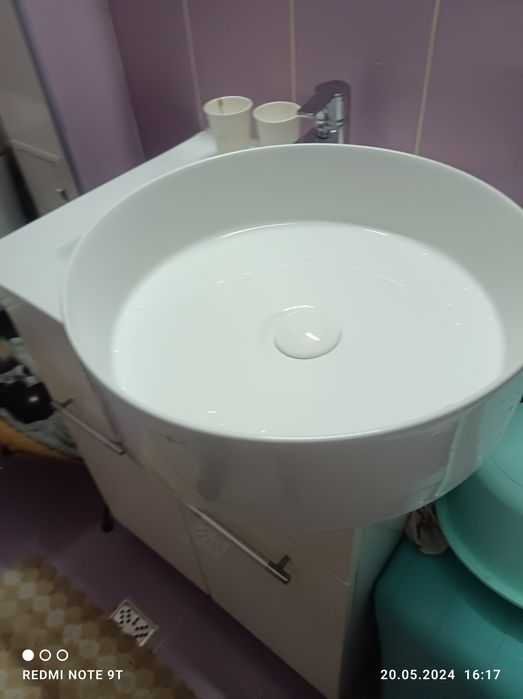 Vând chiuvetă rotundă pentru blat.