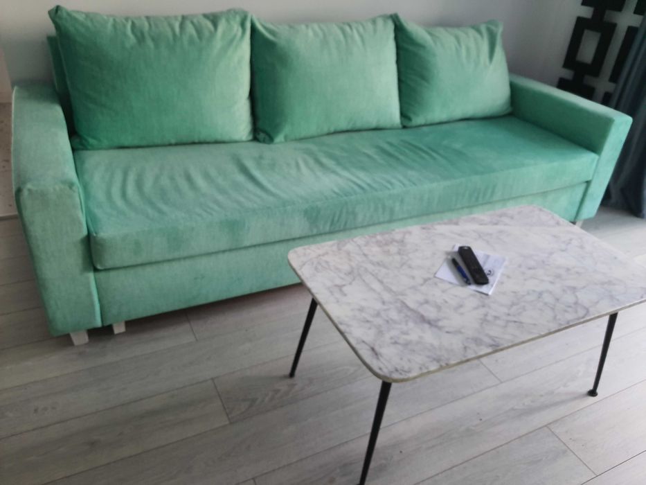 Masa cafea, marmura alba cu insertii gri