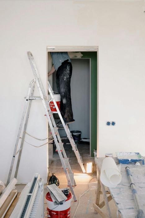 Цялостни ремонти - боядисване, шпакловка,баня бани