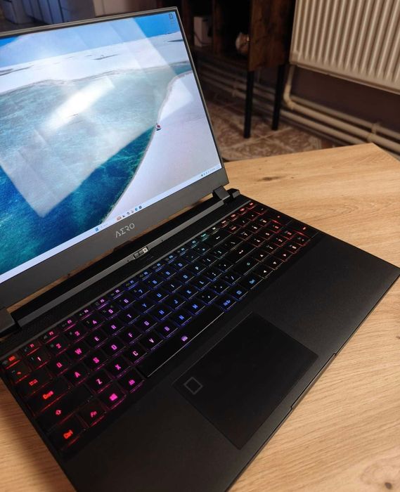 Laptop Gaming 4K OLED, RTX 3060, i7-11800H, 16GB,1TB, Gigabyte Aero 15