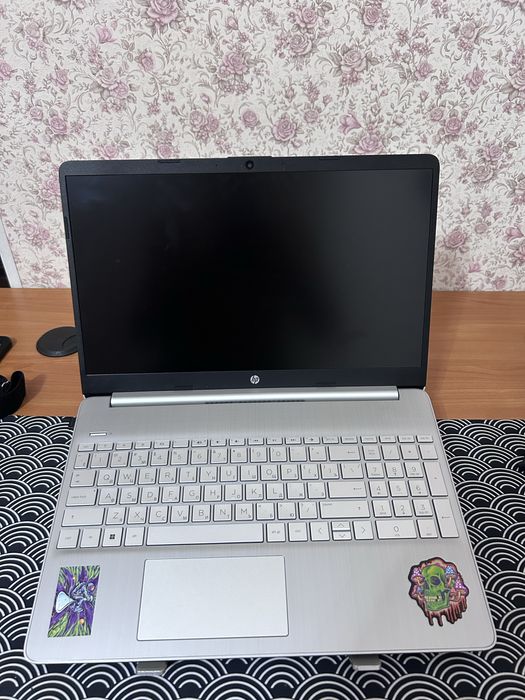 Ноутбук HP-15s )
