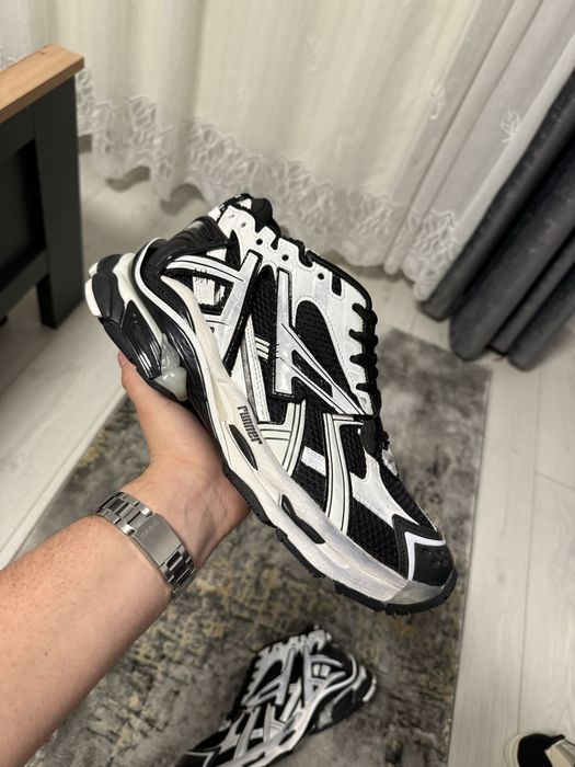 Balenciaga Runner 44