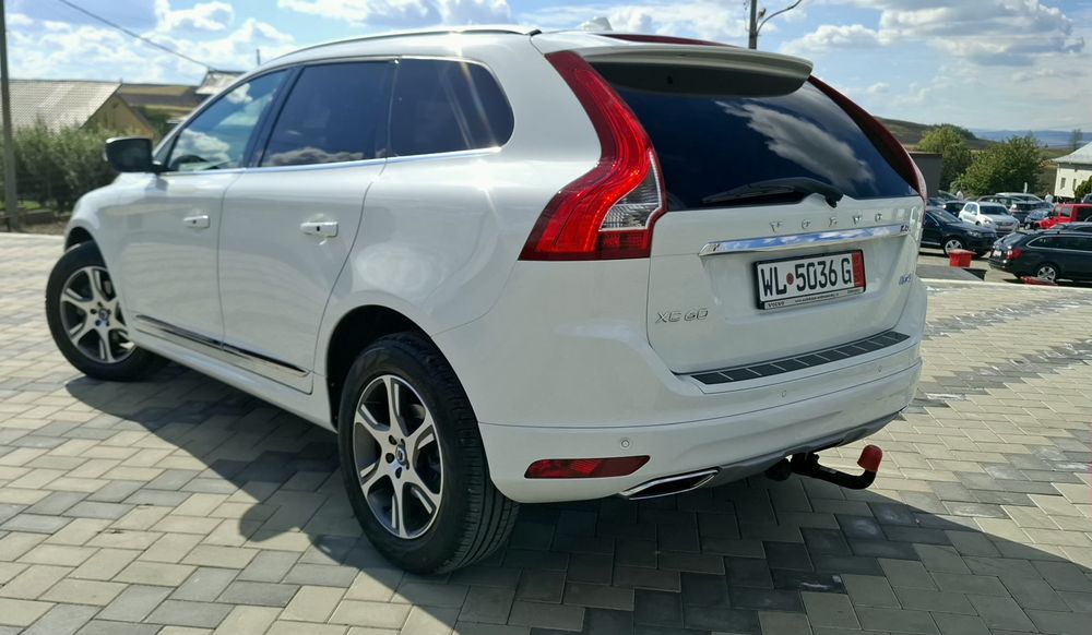 VOLVO XC 60 2018  Summer Xenon Led Navigatie Incalzire scaune Km 220000 carte service Numere valabile 30 zile