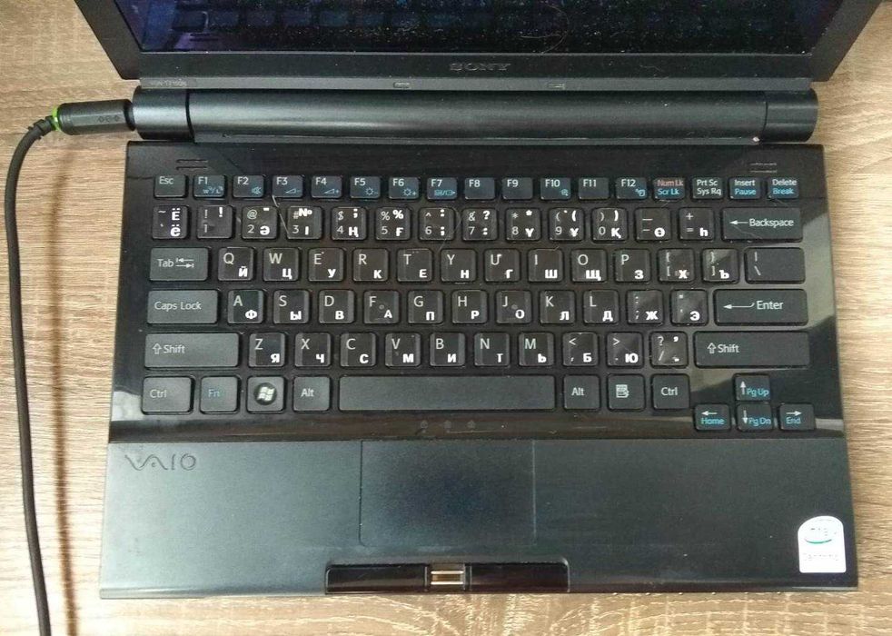 ноутбук Sony с мышкой беспроводной