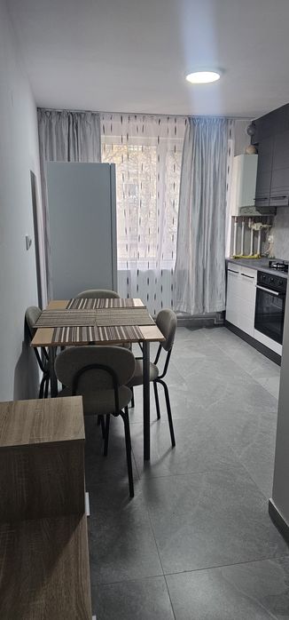 Apartament cu 2 camere de închiriat