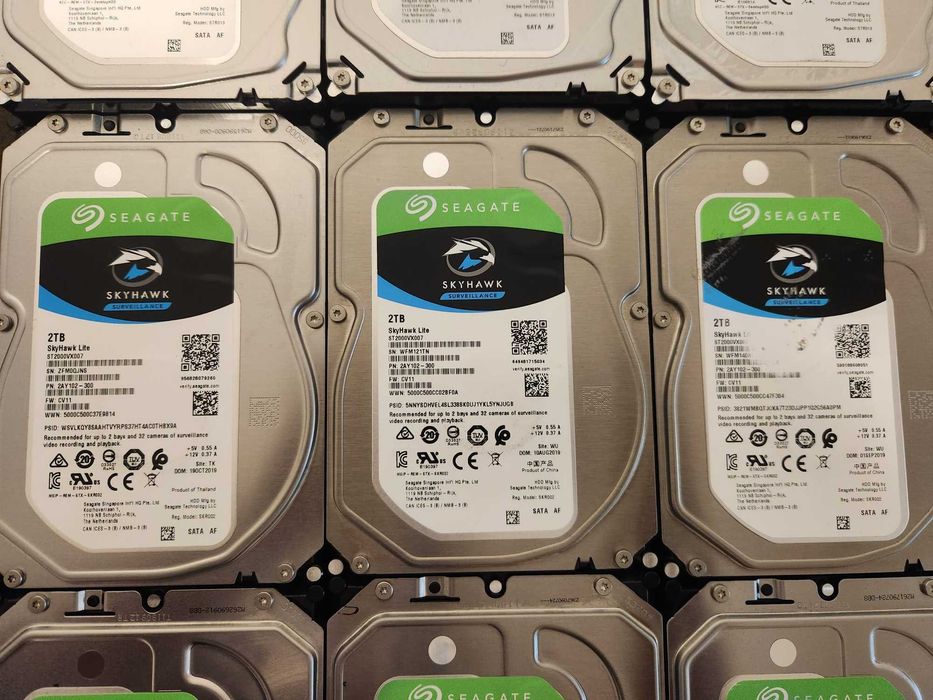 8 buc HDD Seagate 2TB, 64MB cache, SATA III - Garantie
