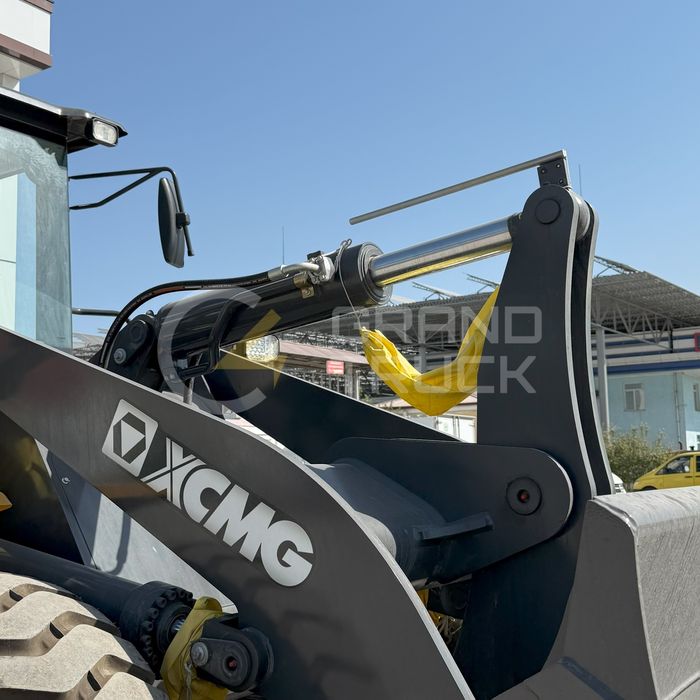 Pogruzchik Погрузчик LW300FN  1.8 м³