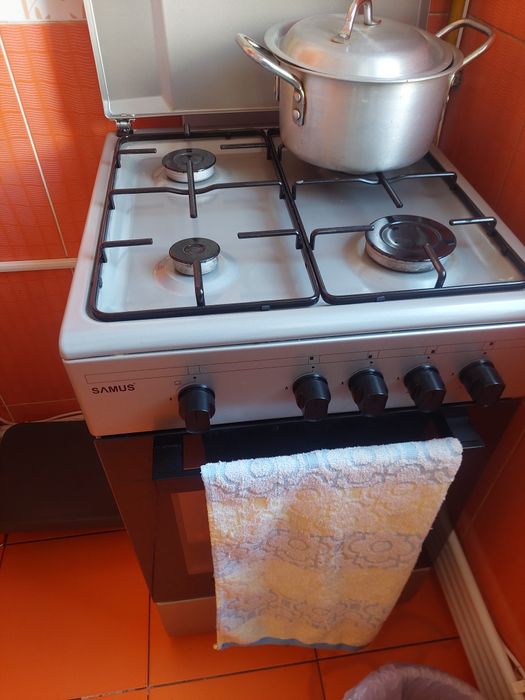 Inchiriez garsoniera M21.