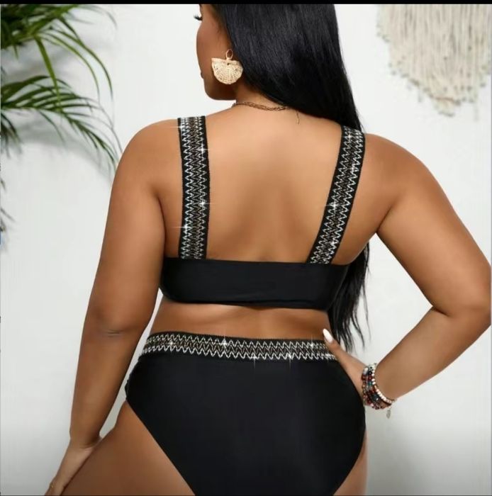 Продаю шикарный купальник