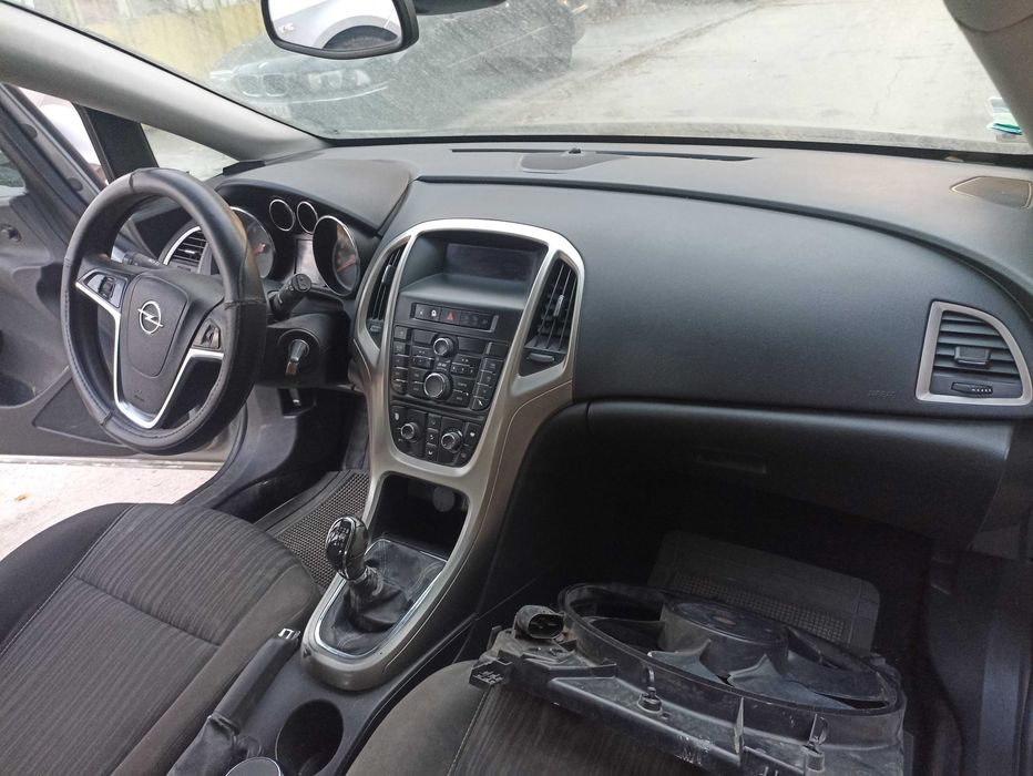Опел Астра 2011г / Opel Astra J  1,7 CDTI - на части