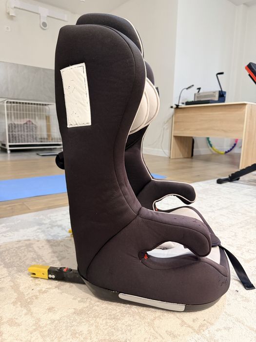 Детское кресло для автомобиля