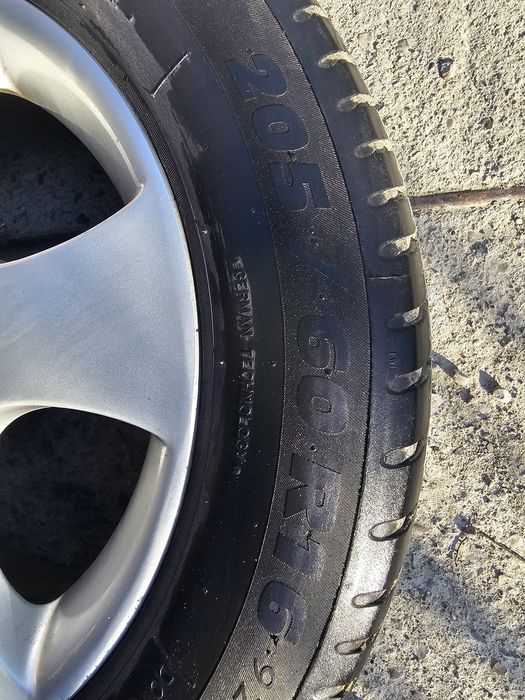 Jante aliaj R16 Nissan 5x114,3 cu cauciucuri de vara