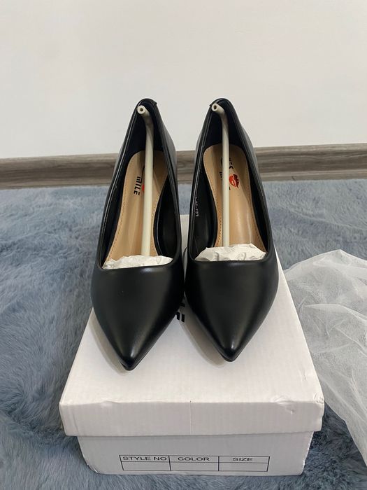 Нови Дамски Обувки Стилето (37 номер)