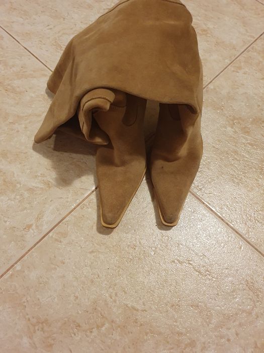 Cizme piele intoarsa