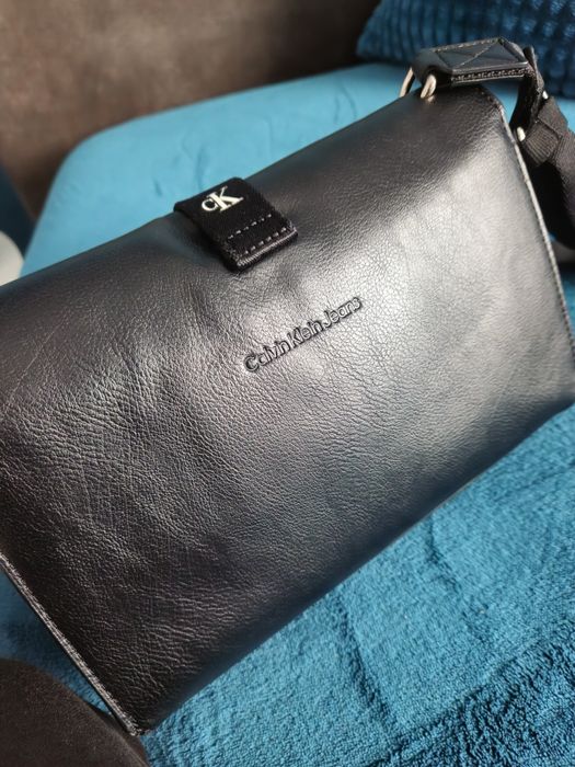 Черна чанта Calvin klein