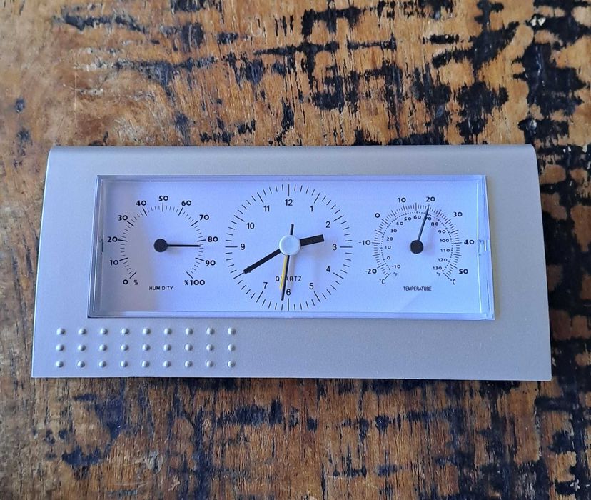 часовник, термометър, хидрометър за бюро