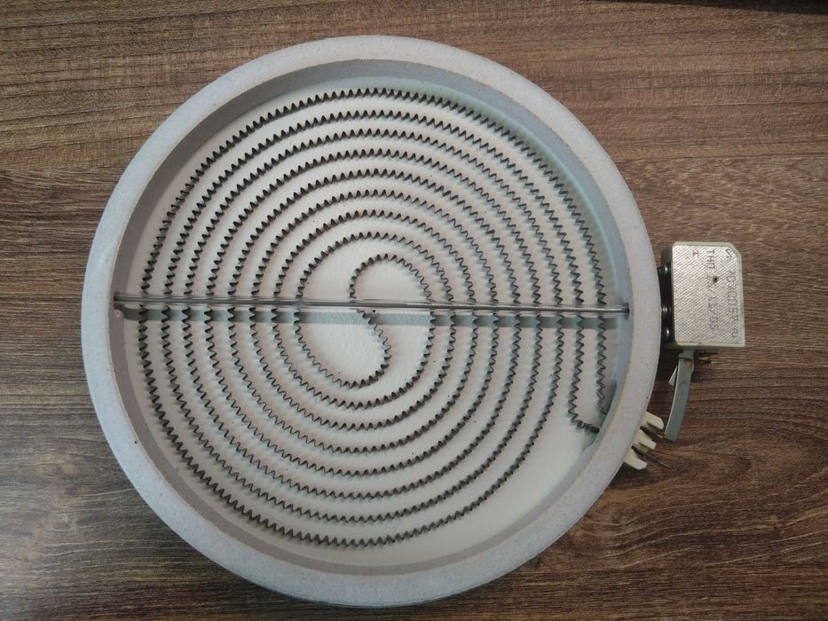 Плоча за керамичен плот Indesit - 205/230mm, 2300W