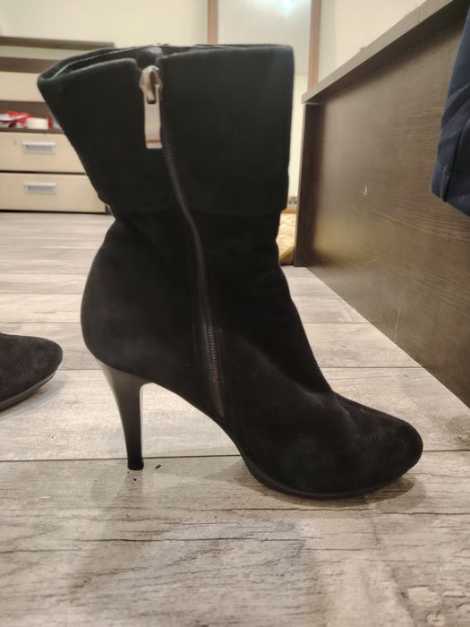 Продам ботильоны 39 размер
