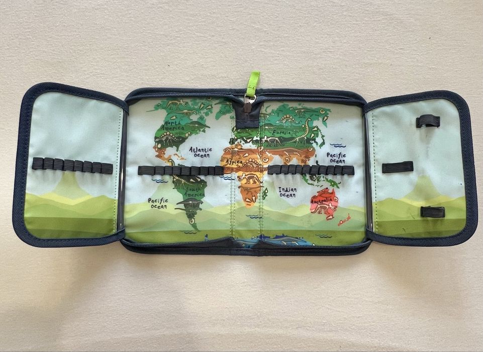 Ергономична раница Street Dinosaur + Несесер