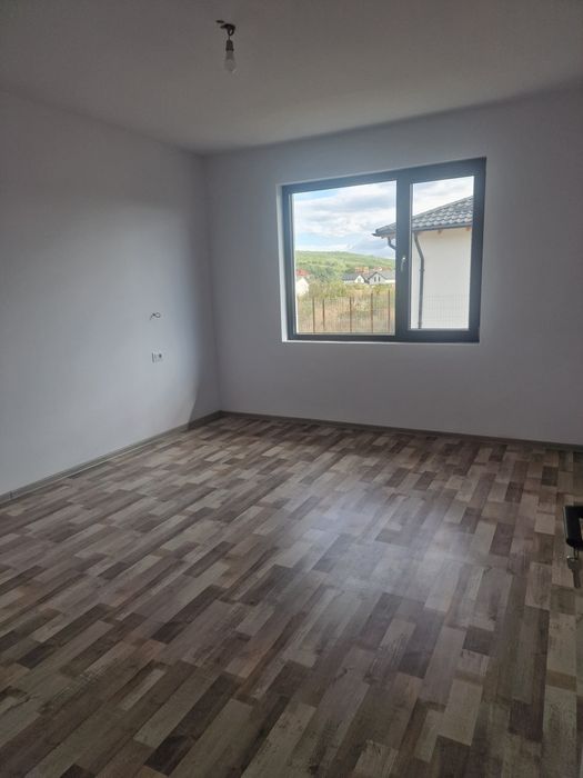 Casa noua de vanzare