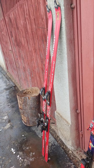 Skiuri Atomic aduse din Germania