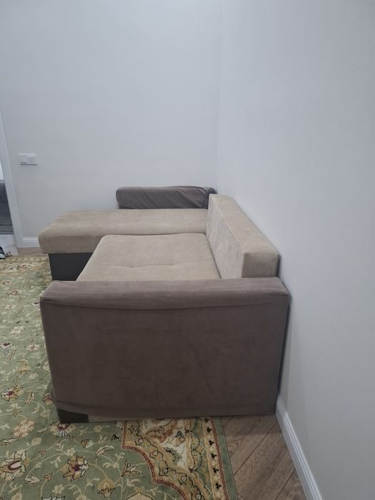Бесплатно отдам мягкий диван