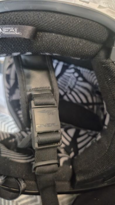 Професионална каска ONEAL размер M