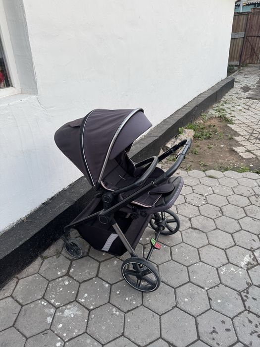 Коляска продаеться в хорошом состояние