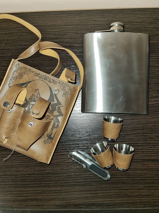 Подарочная фляжка