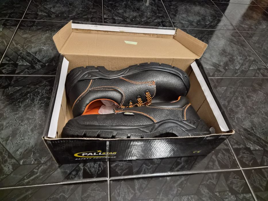 Защитни работни обувки