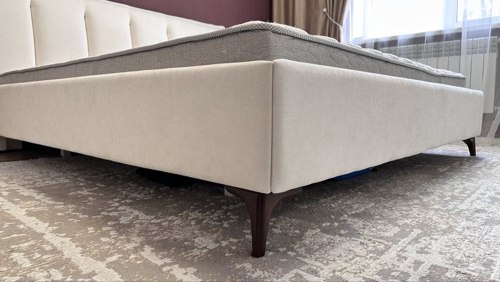 Продам двуспальную кровать