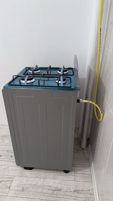 Продам газ плиту с духовкой