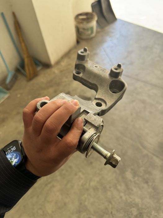 Натяжитель ремня на Лексус Rx350