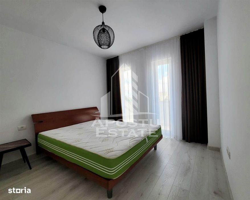 Apartament de inchiriat 3 camere, 2 bai si parcare, bloc nou,Aradului