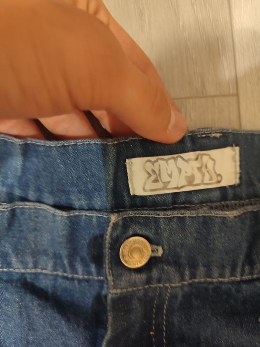 продам джинсы empty