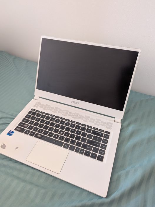 MSI Stealth 15M (i7-1185G7 / RTX 2060 / 16GB)