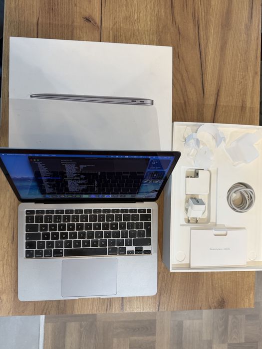 MacBook Air 13” 2020 M1 Chip 8GB RAM 256GB SSD