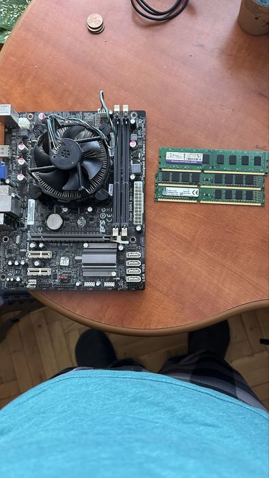 Продавам комплект LGA 1155 за компютър