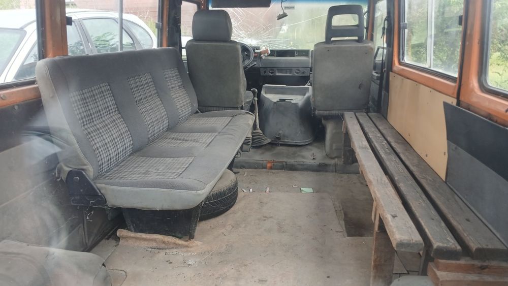Mercedes  MB100D