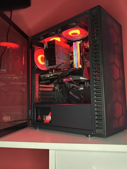 Pc gaming RTX 3070, ryzen 5 5600x, 32 gb ram 4133 mhz.
