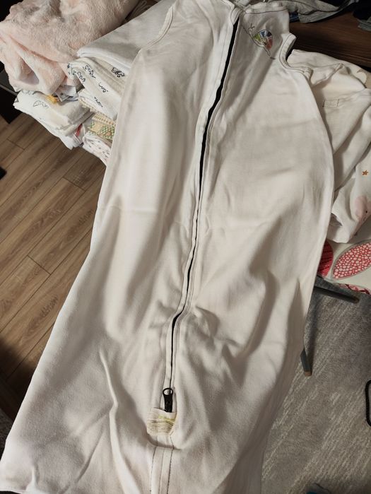 Продавам одеала, пелени и 2 чувалчета за спане