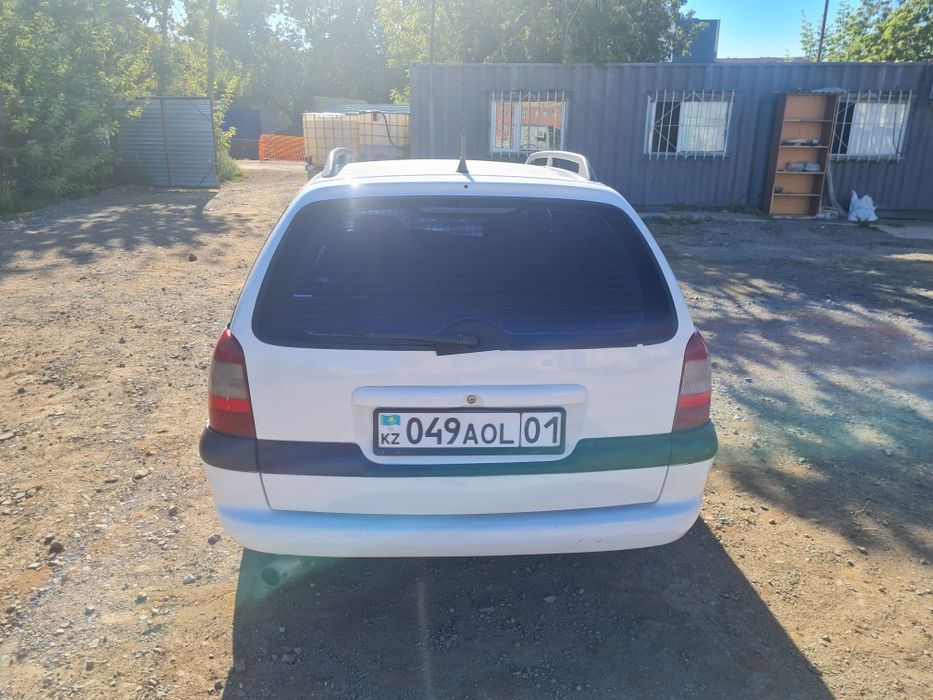 Автомашина Opel Вектра