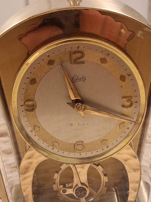 Продавам 2 бр. часовници Schatz , 7 дневни, с вертикален баланс.