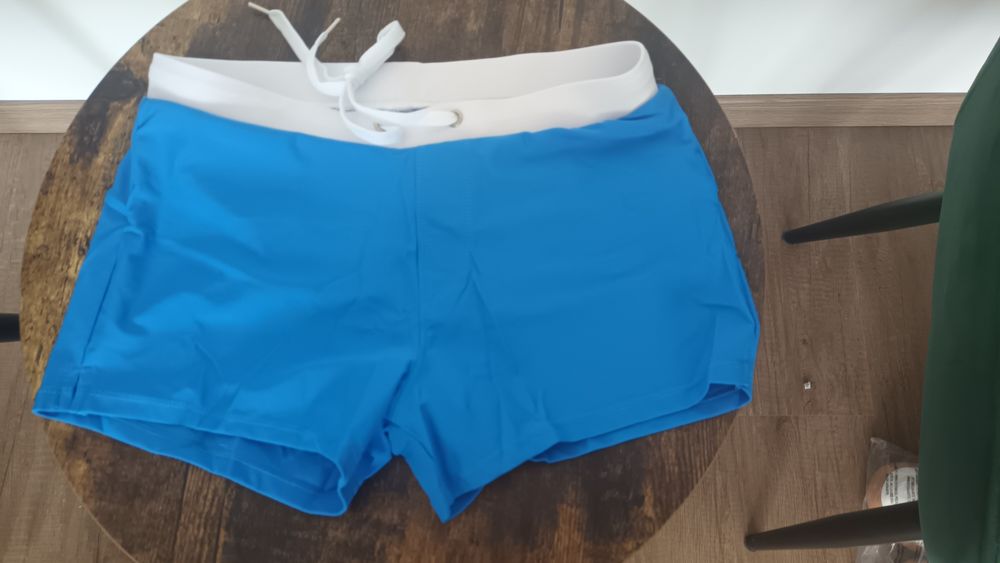 Vând boxeri de baie pt barbati