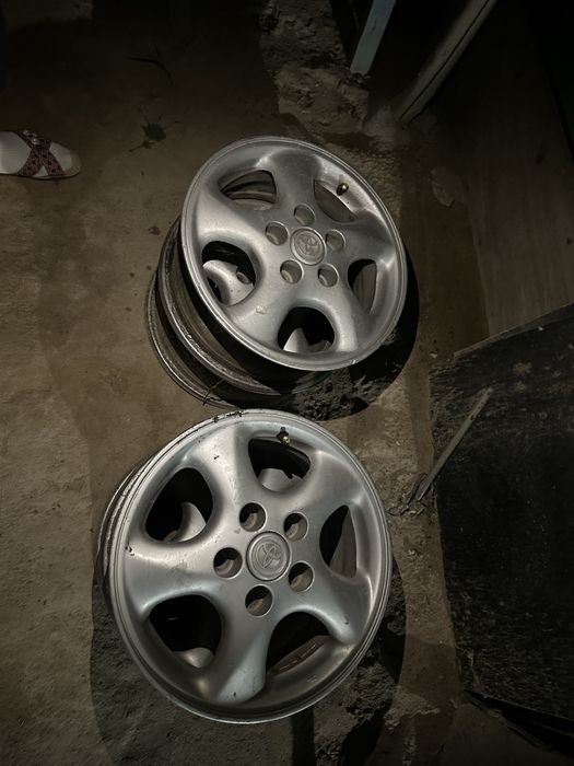 Диски на R15 в хорошом состаяние