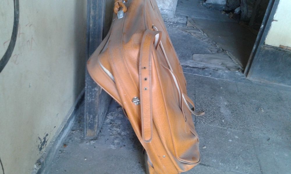 Куфар естествена кожа