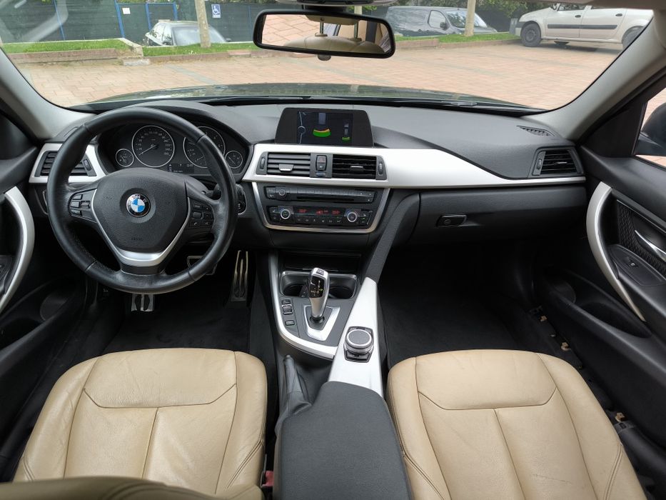 Vând/schimb BMW seria 3, 2013,  bixenon adaptiv+camera fază lungă, istoric