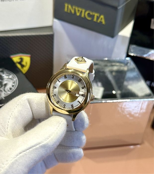 Часовник Versus by Versace VSP410218 намален