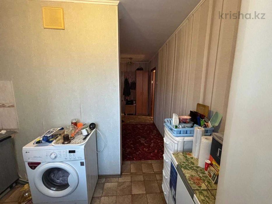 8 микрорайон 3 этаж из 10 15,700