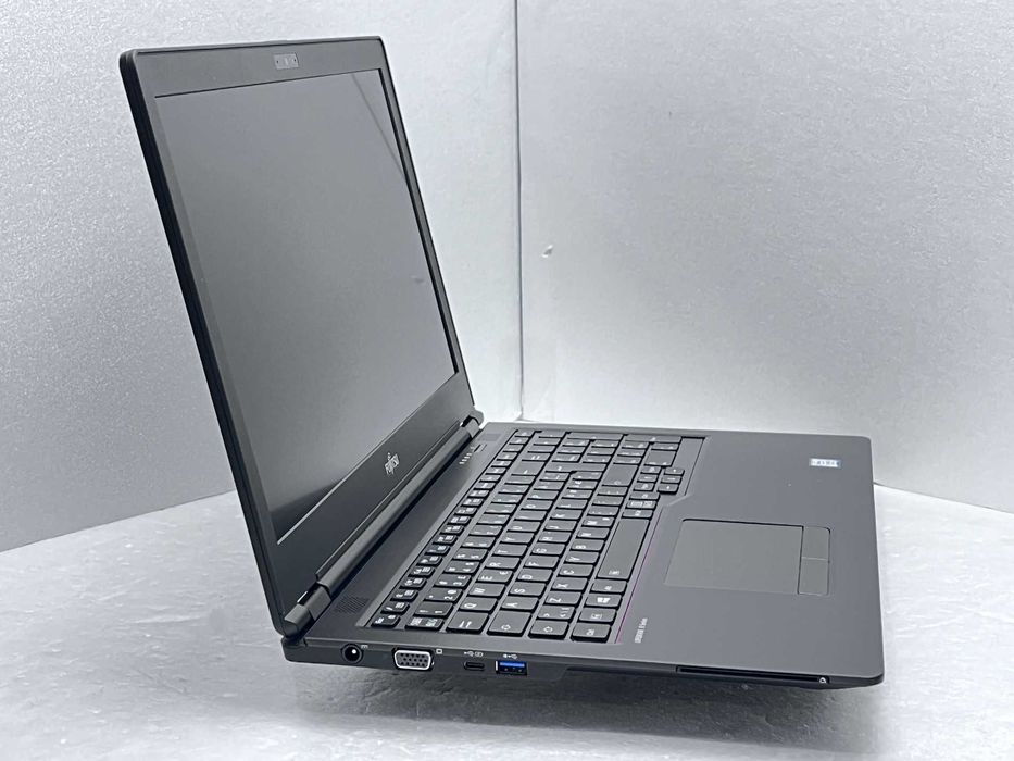 Лаптоп Fujitsu Lifebook U757 i5-7200U/8GDDR4/256SSD/15.6" FHD/клас А
